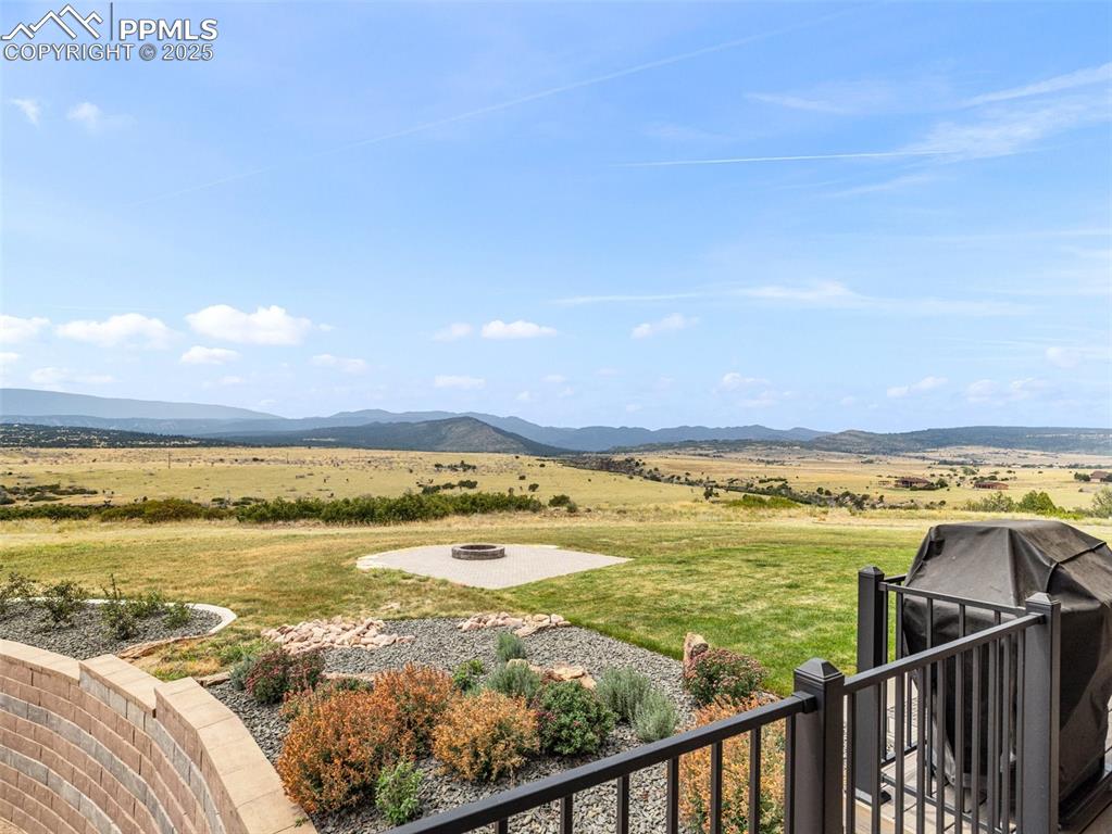 Beulah, Colorado, 81023, United States, 5 Bedrooms Bedrooms, ,5 BathroomsBathrooms,Residential,Active,1922547