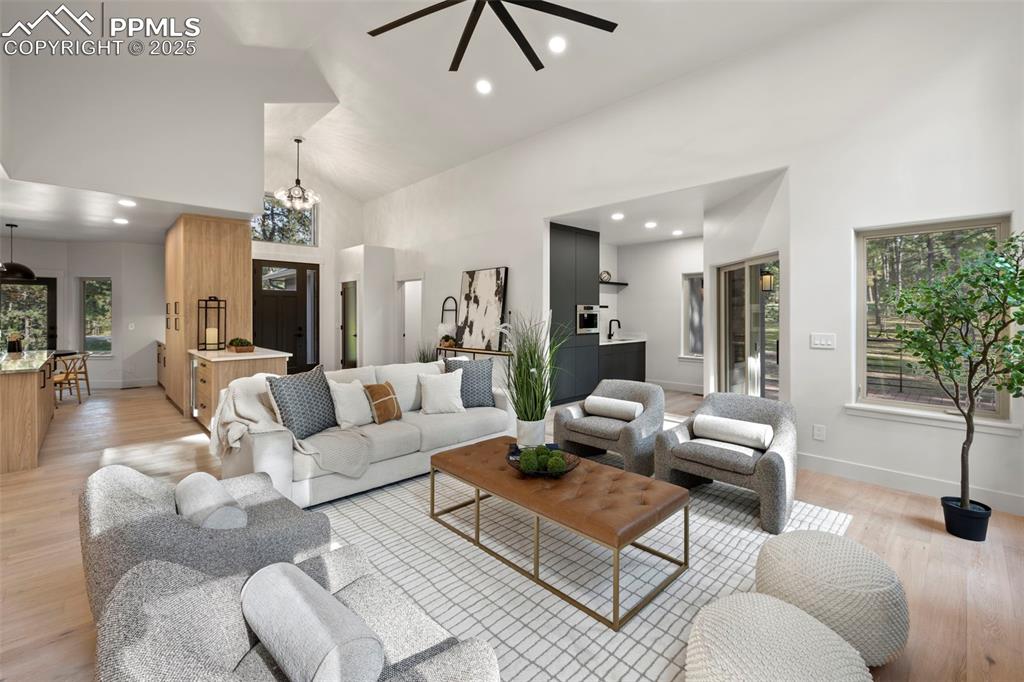 Colorado Springs, Colorado, 80908, United States, 4 Bedrooms Bedrooms, ,5 BathroomsBathrooms,Residential,Active,1992290