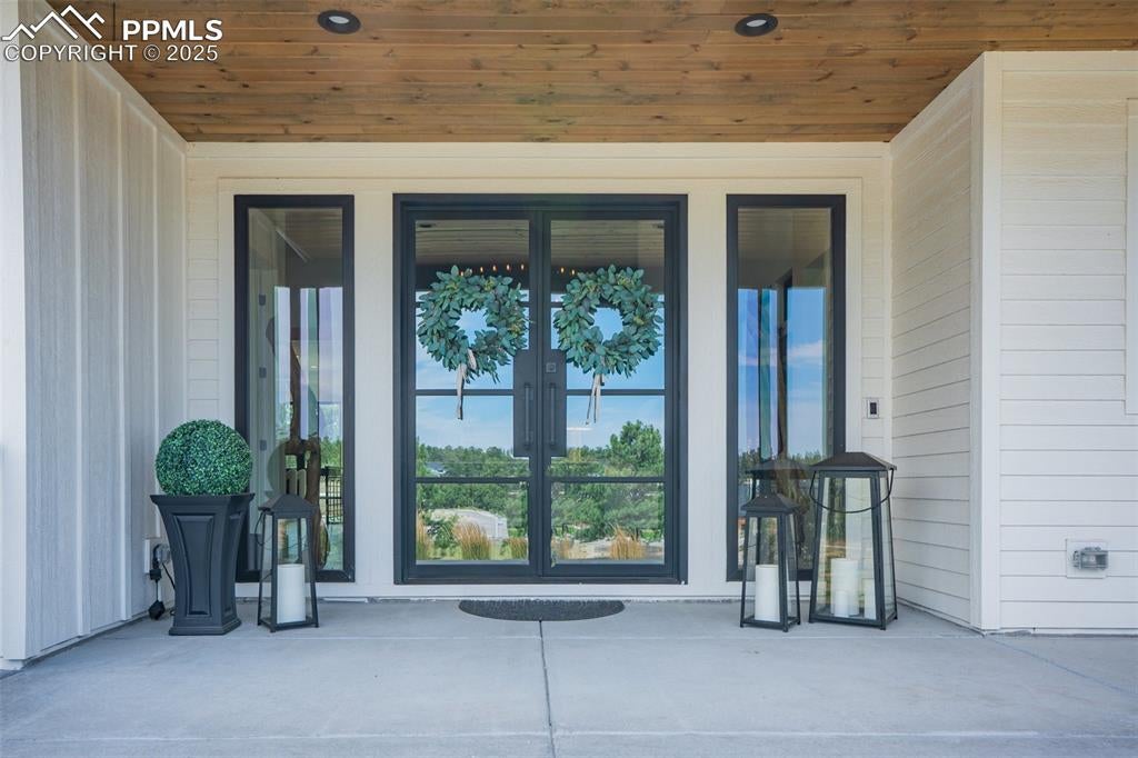 Franktown, Colorado, 80116, United States, 4 Bedrooms Bedrooms, ,5 BathroomsBathrooms,Residential,Active,1968385