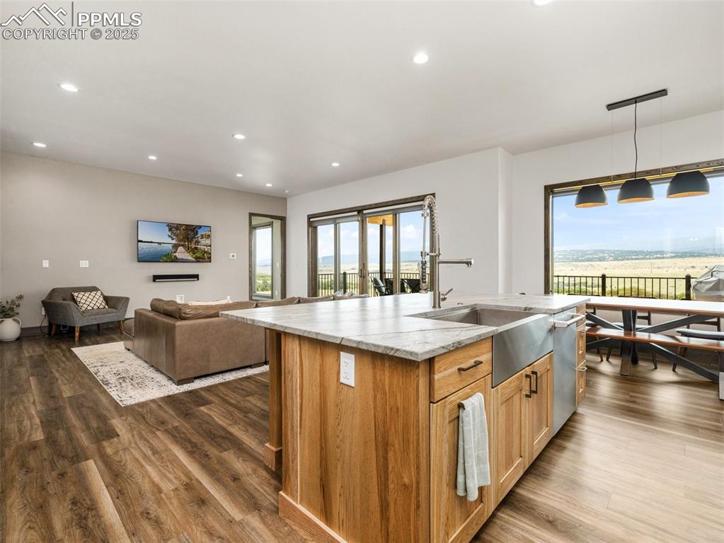 Beulah, Colorado, 81023, United States, 5 Bedrooms Bedrooms, ,5 BathroomsBathrooms,Residential,Active,1922547