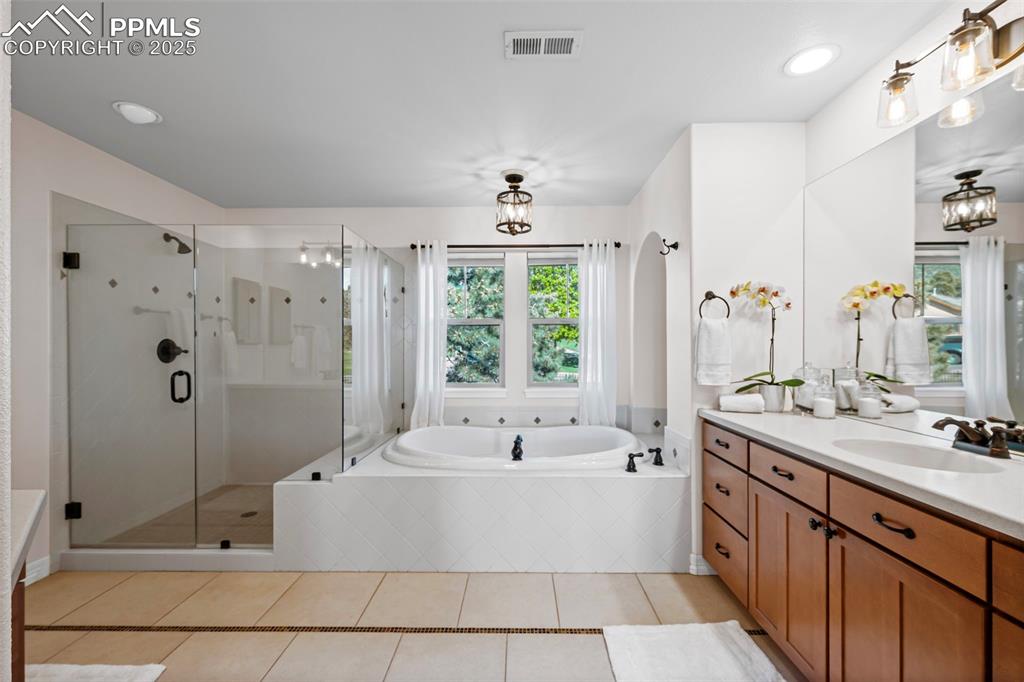 Colorado Springs, Colorado, 80906, United States, 4 Bedrooms Bedrooms, ,4 BathroomsBathrooms,Residential,Active,1914792