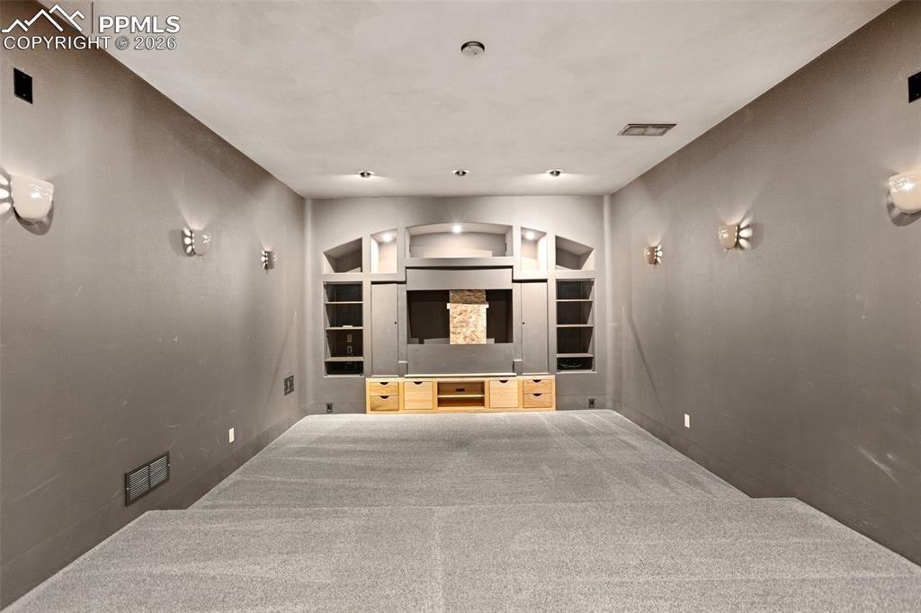 Colorado Springs, Colorado, 80908, United States, 5 Bedrooms Bedrooms, ,4 BathroomsBathrooms,Residential,Active,2008925