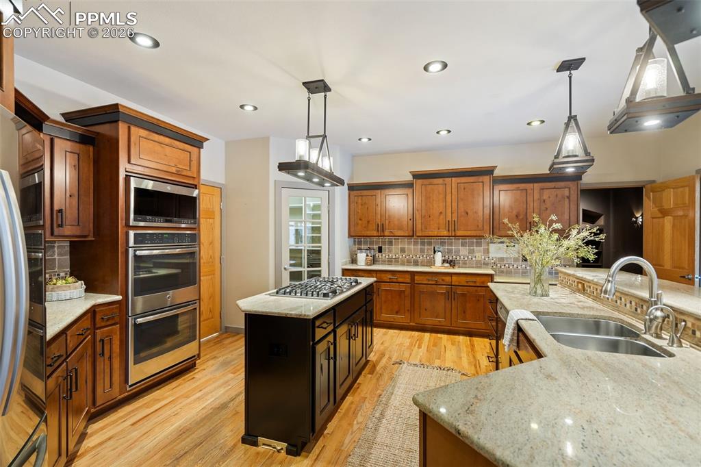 Colorado Springs, Colorado, 80908, United States, 5 Bedrooms Bedrooms, ,4 BathroomsBathrooms,Residential,Active,2008925