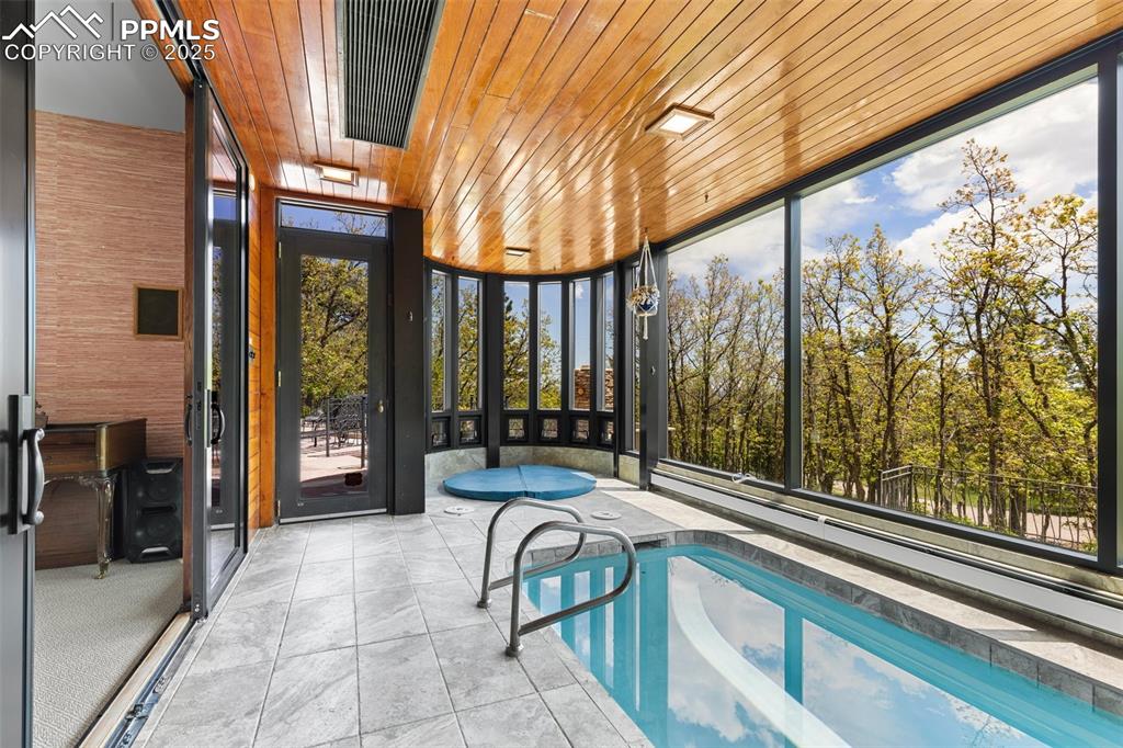 Colorado Springs, Colorado, 80906, United States, ,6 BathroomsBathrooms,Residential,Active,1823998