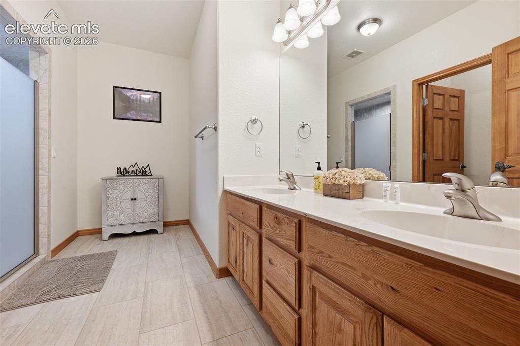 Colorado Springs, Colorado, 80908, United States, 6 Bedrooms Bedrooms, ,5 BathroomsBathrooms,Residential,Active,2045782
