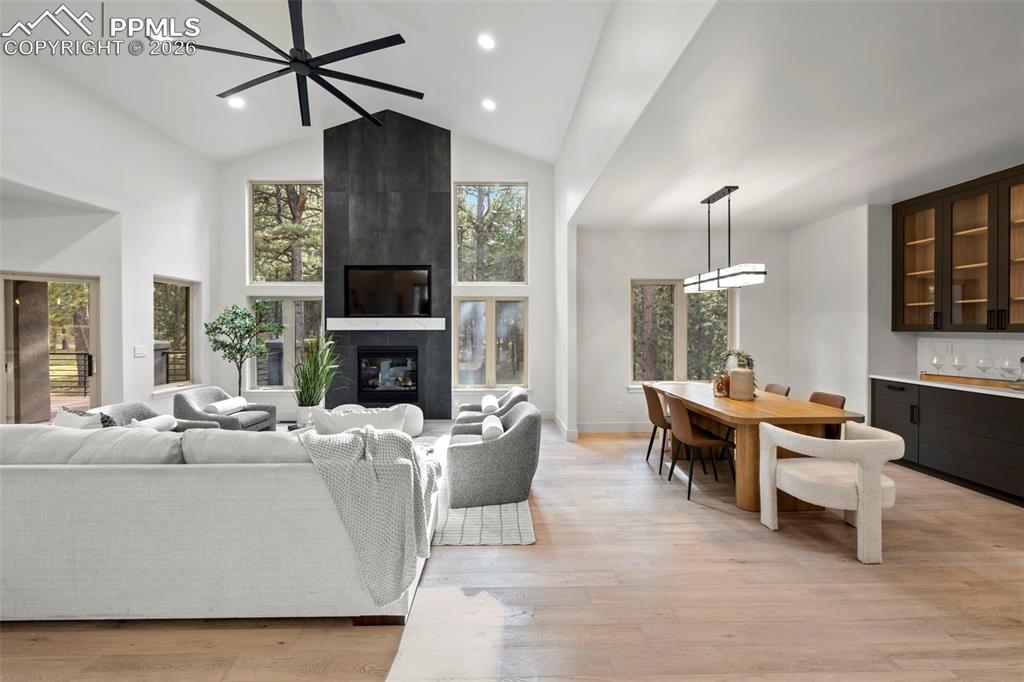 Colorado Springs, Colorado, 80908, United States, 4 Bedrooms Bedrooms, ,5 BathroomsBathrooms,Residential,Active,2014172