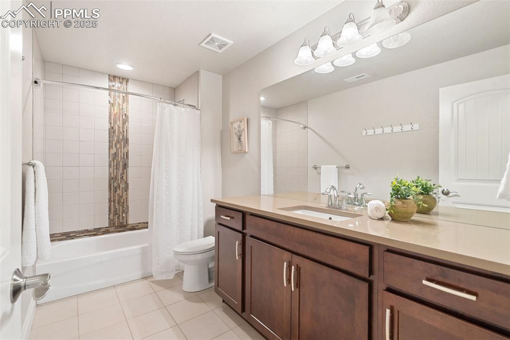 Colorado Springs, Colorado, 80921, United States, 5 Bedrooms Bedrooms, ,4 BathroomsBathrooms,Residential,Active,2002344