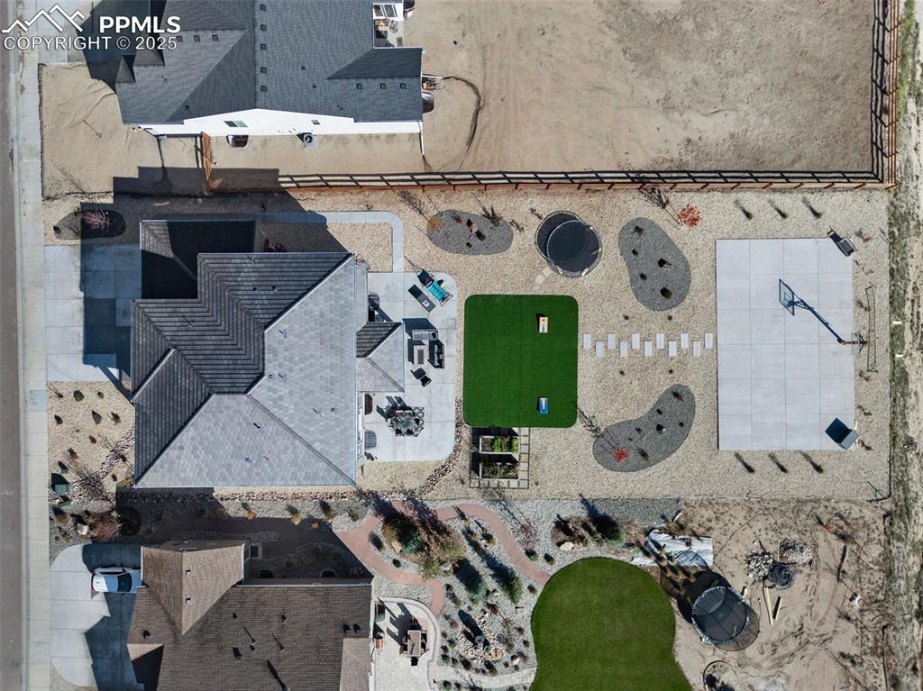 Colorado Springs, Colorado, 80908, United States, 7 Bedrooms Bedrooms, ,6 BathroomsBathrooms,Residential,Active,1992312