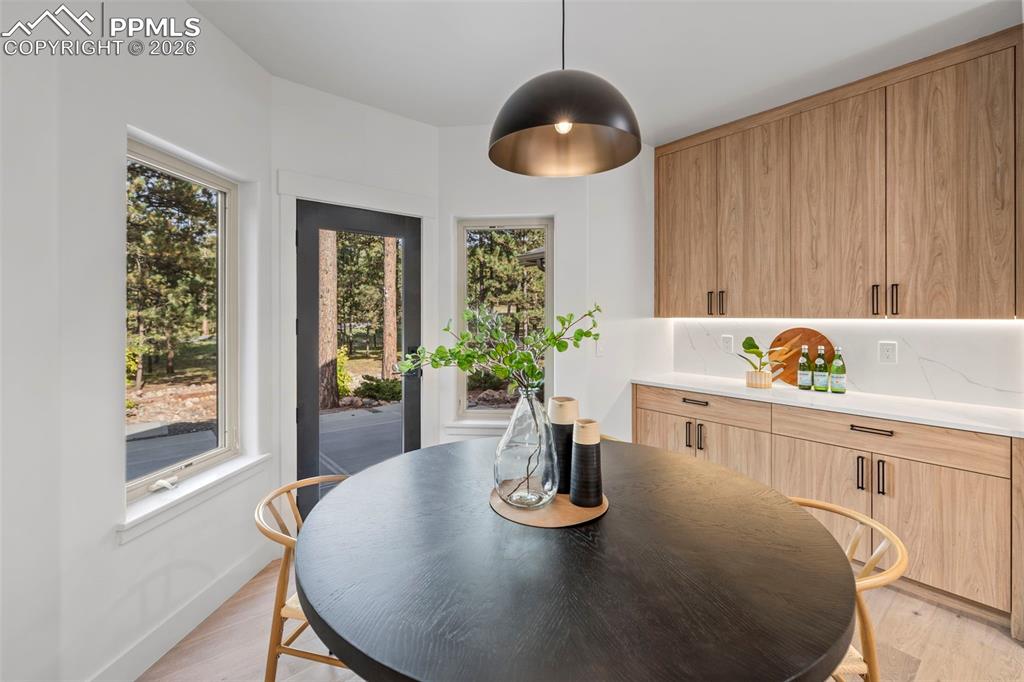 Colorado Springs, Colorado, 80908, United States, 4 Bedrooms Bedrooms, ,5 BathroomsBathrooms,Residential,Active,2014172