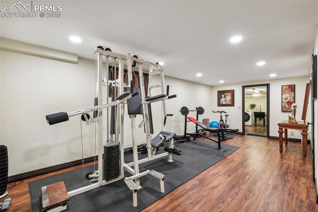 Colorado Springs, Colorado, 80906, United States, 5 Bedrooms Bedrooms, ,6 BathroomsBathrooms,Residential,Active,1992227