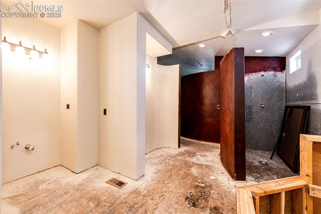 Elbert, Colorado, 80106, United States, 6 Bedrooms Bedrooms, ,7 BathroomsBathrooms,Residential,Active,1952758