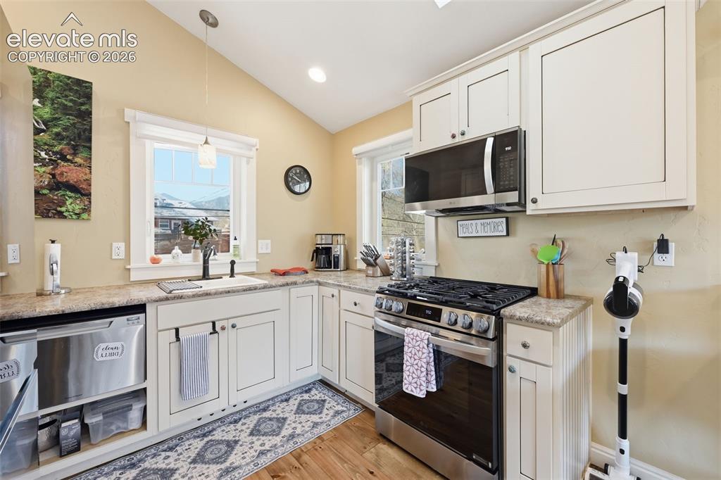 Colorado Springs, Colorado, 80904, United States, 6 Bedrooms Bedrooms, ,6 BathroomsBathrooms,Residential,Active,2045619