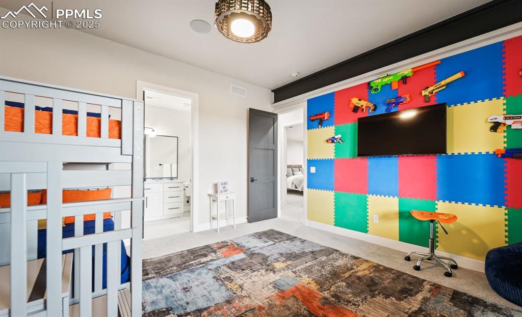 Colorado Springs, Colorado, 80908, United States, 5 Bedrooms Bedrooms, ,6 BathroomsBathrooms,Residential,Active,1936163