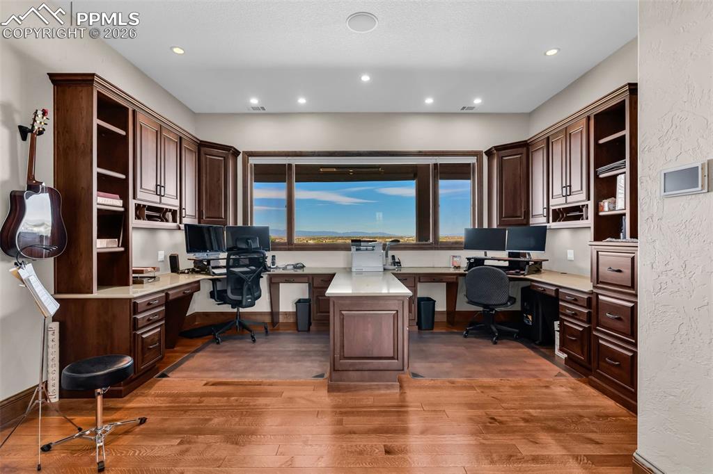 Pueblo, Colorado, 81001, United States, 4 Bedrooms Bedrooms, ,5 BathroomsBathrooms,Residential,Active,2043818
