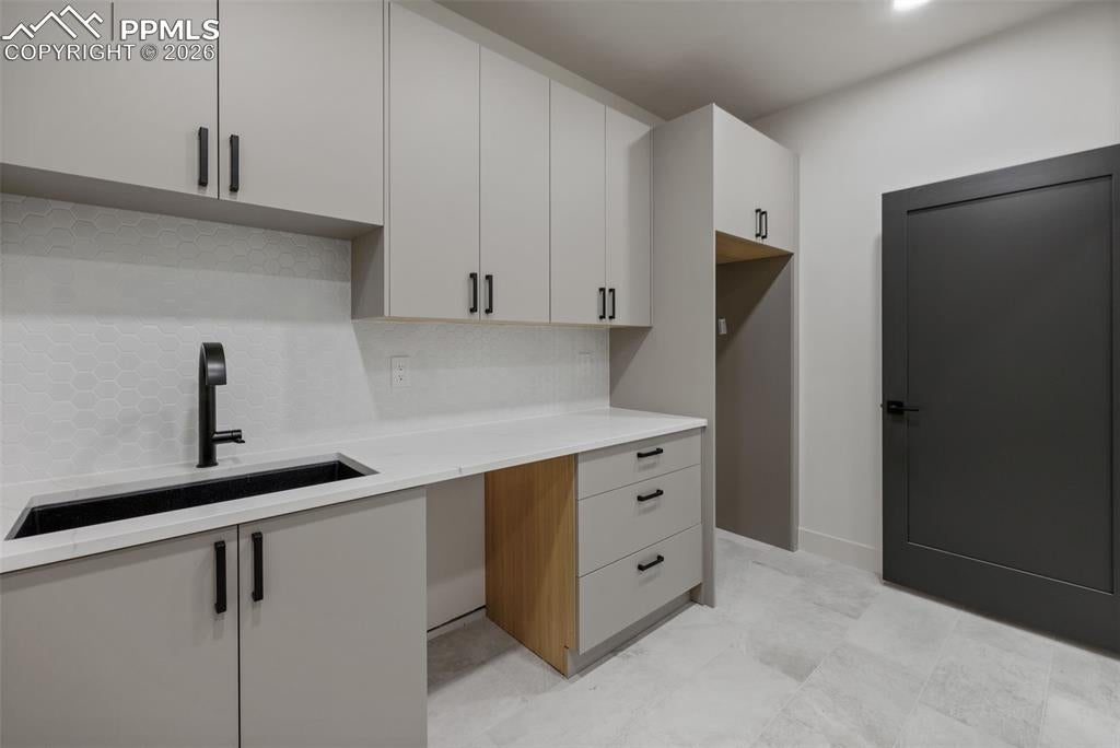 Colorado Springs, Colorado, 80908, United States, 4 Bedrooms Bedrooms, ,5 BathroomsBathrooms,Residential,Active,2014172