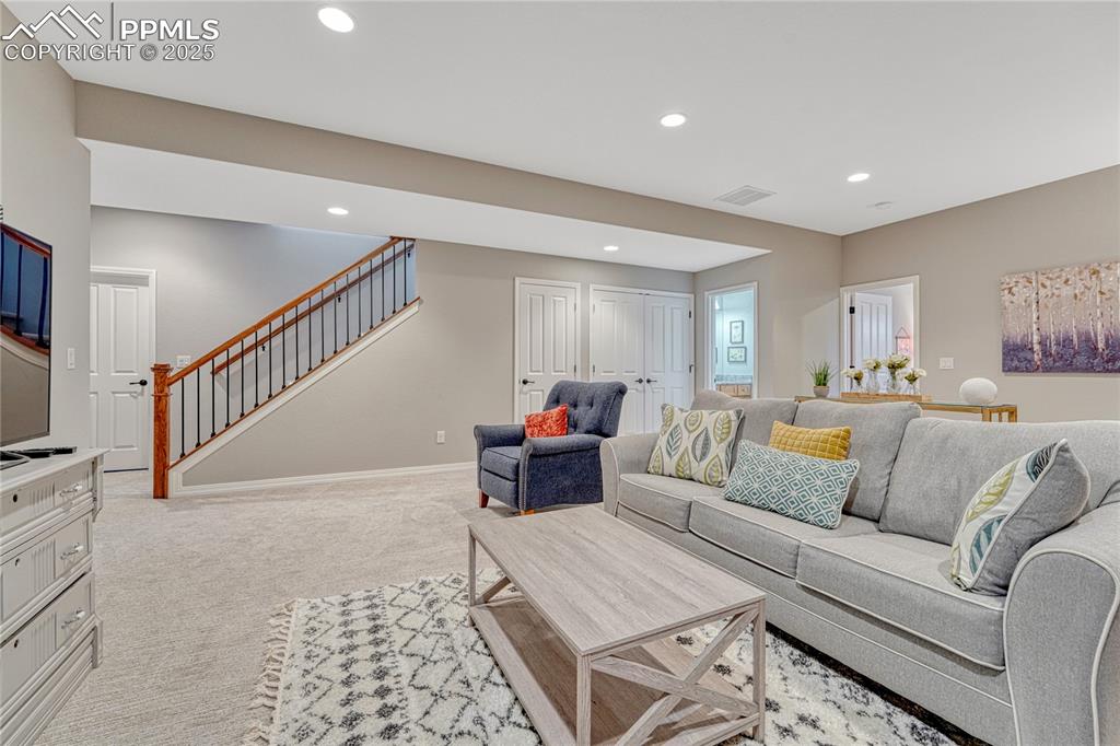 Colorado Springs, Colorado, 80908, United States, 4 Bedrooms Bedrooms, ,4 BathroomsBathrooms,Residential,Active,1992214