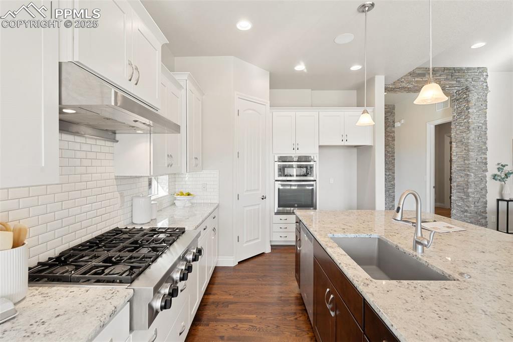 Colorado Springs, Colorado, 80921, United States, 5 Bedrooms Bedrooms, ,4 BathroomsBathrooms,Residential,Active,2002344