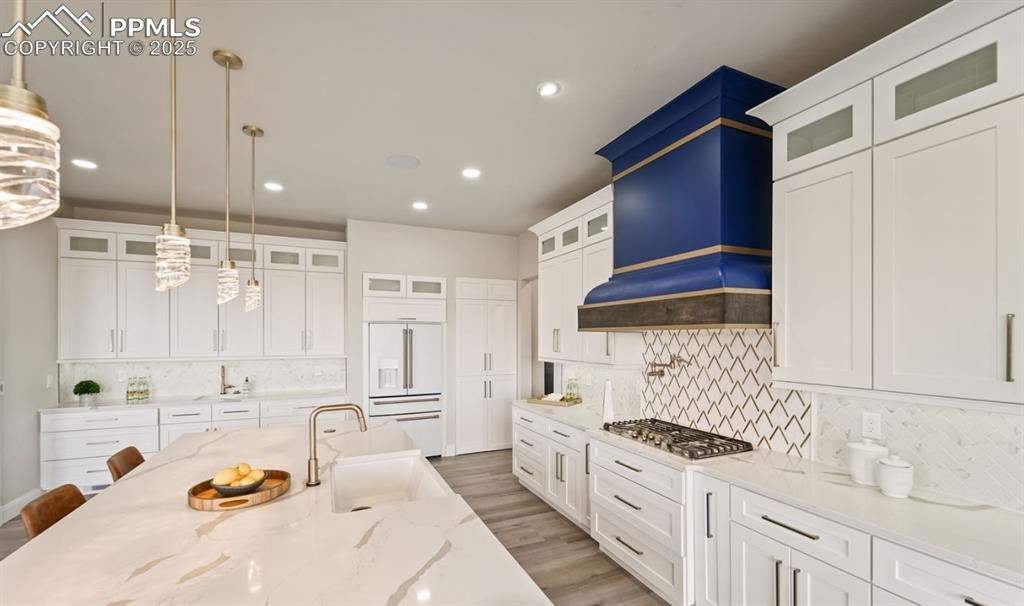 Colorado Springs, Colorado, 80908, United States, 5 Bedrooms Bedrooms, ,6 BathroomsBathrooms,Residential,Active,1936163