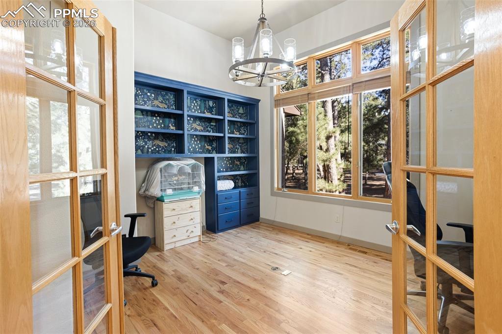 Colorado Springs, Colorado, 80908, United States, 5 Bedrooms Bedrooms, ,4 BathroomsBathrooms,Residential,Active,2008925