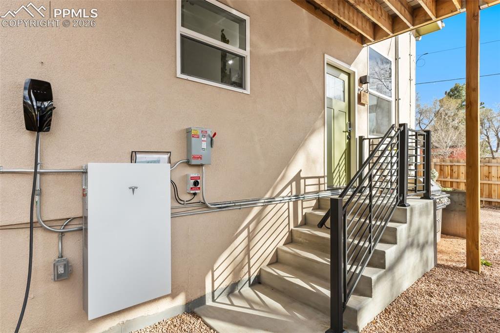 Colorado Springs, Colorado, 80903, United States, 2 Bedrooms Bedrooms, ,2 BathroomsBathrooms,Residential,Active,2045029
