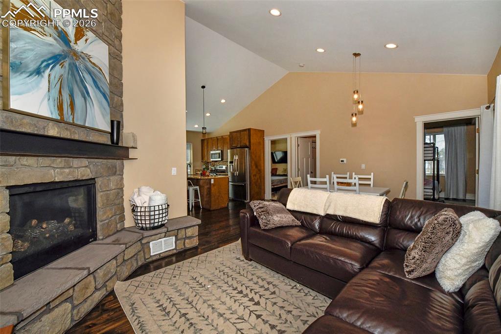 Colorado Springs, Colorado, 80908, United States, 7 Bedrooms Bedrooms, ,7 BathroomsBathrooms,Residential,Active,2015477