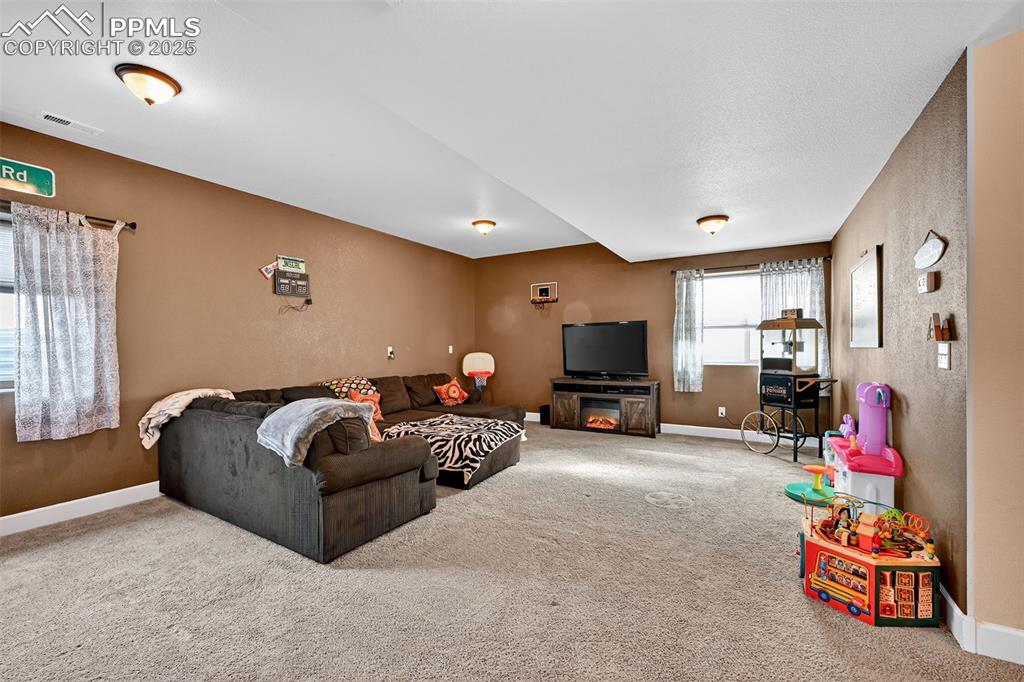 Monument, Colorado, 80132, United States, 5 Bedrooms Bedrooms, ,4 BathroomsBathrooms,Residential,Active,1990665