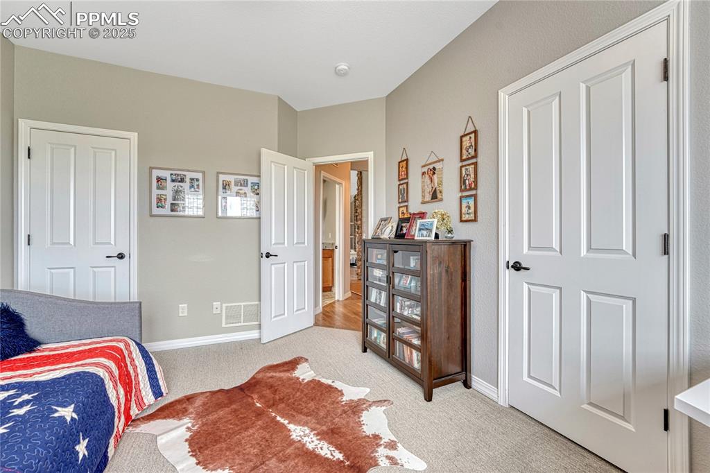 Colorado Springs, Colorado, 80908, United States, 4 Bedrooms Bedrooms, ,4 BathroomsBathrooms,Residential,Active,1992214