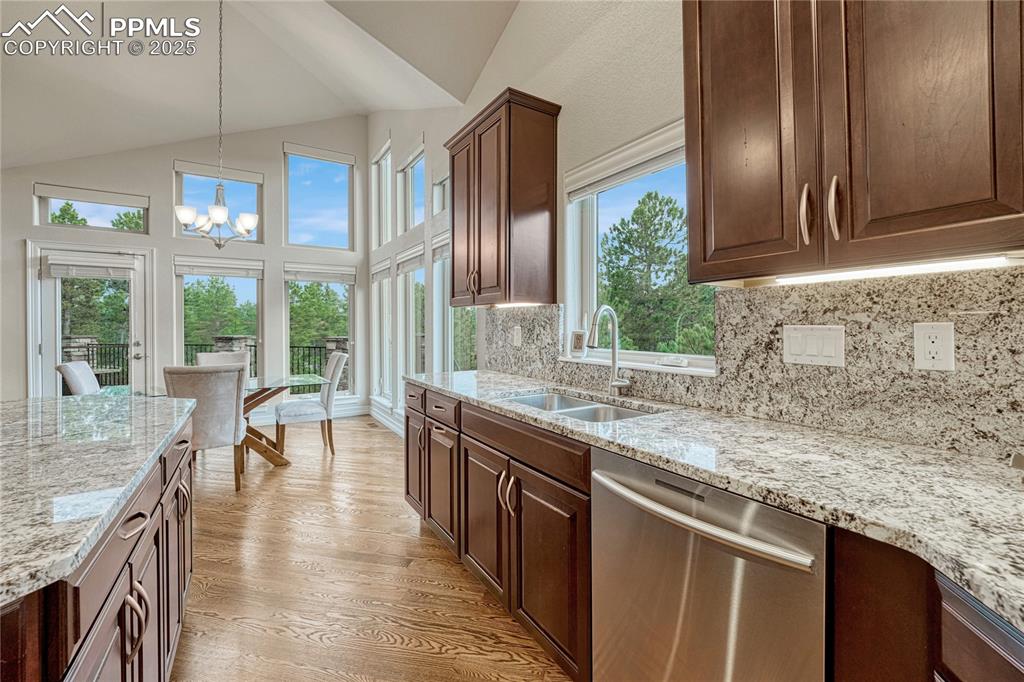 Colorado Springs, Colorado, 80908, United States, ,5 BathroomsBathrooms,Residential,Active,1831816