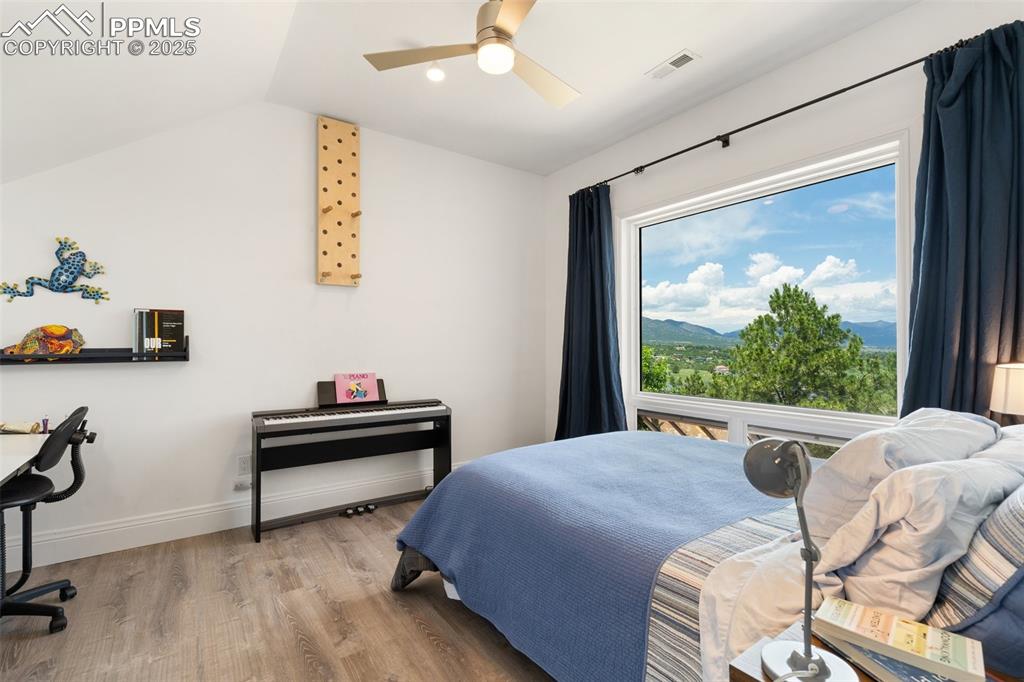 Colorado Springs, Colorado, 80906, United States, 6 Bedrooms Bedrooms, ,6 BathroomsBathrooms,Residential,Active,1880191