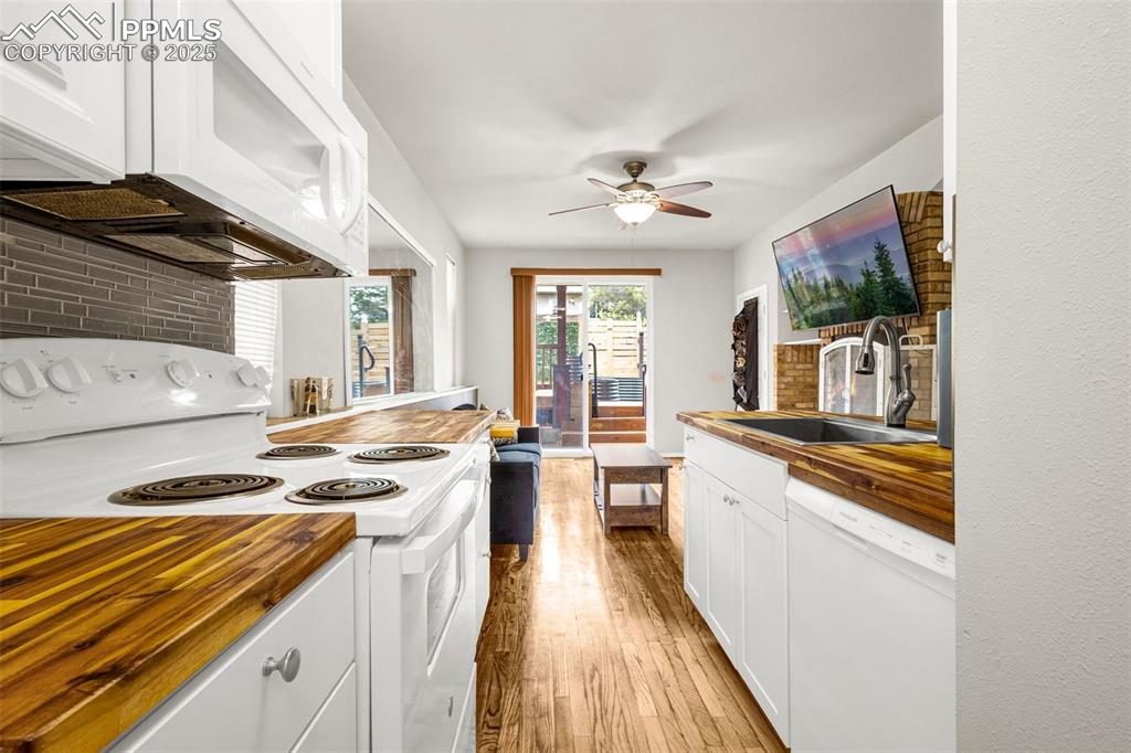 Colorado Springs, Colorado, 80904, United States, 8 Bedrooms Bedrooms, ,5 BathroomsBathrooms,Residential,Active,1810449