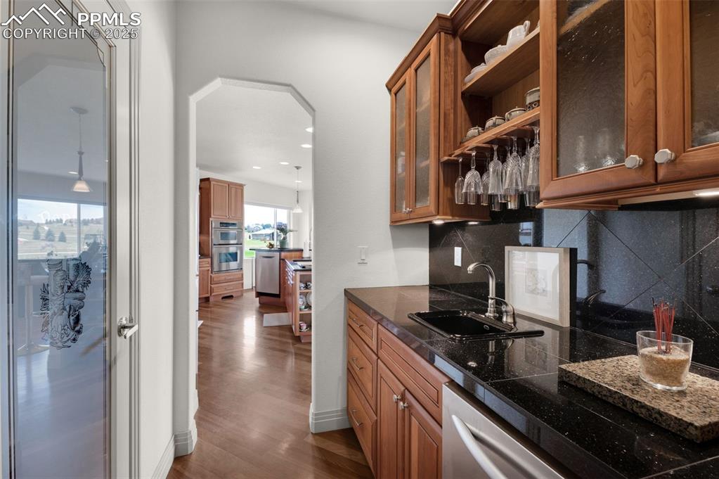 Monument, Colorado, 80132, United States, 5 Bedrooms Bedrooms, ,7 BathroomsBathrooms,Residential,Contingent,1992225