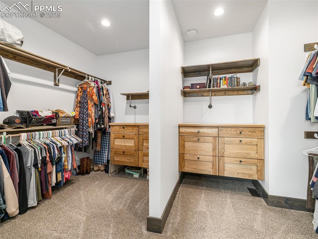 Beulah, Colorado, 81023, United States, 5 Bedrooms Bedrooms, ,5 BathroomsBathrooms,Residential,Active,1922547