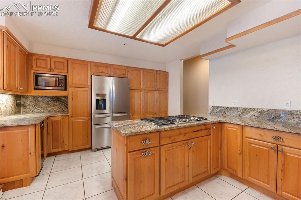 Castle Rock, Colorado, 80109, United States, 7 Bedrooms Bedrooms, ,5 BathroomsBathrooms,Residential,Active,1992309