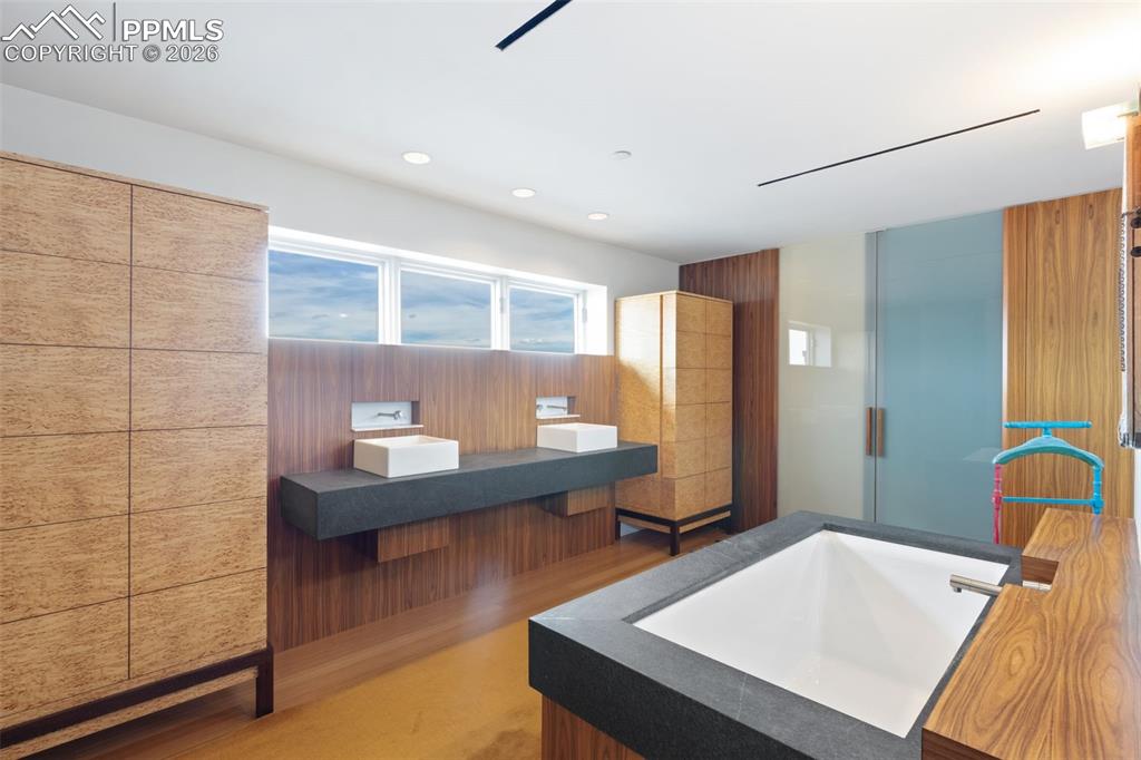 Colorado Springs, Colorado, 80903, United States, 3 Bedrooms Bedrooms, ,3 BathroomsBathrooms,Residential,Active,2010586