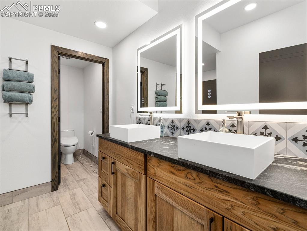 Beulah, Colorado, 81023, United States, 5 Bedrooms Bedrooms, ,5 BathroomsBathrooms,Residential,Active,1922547