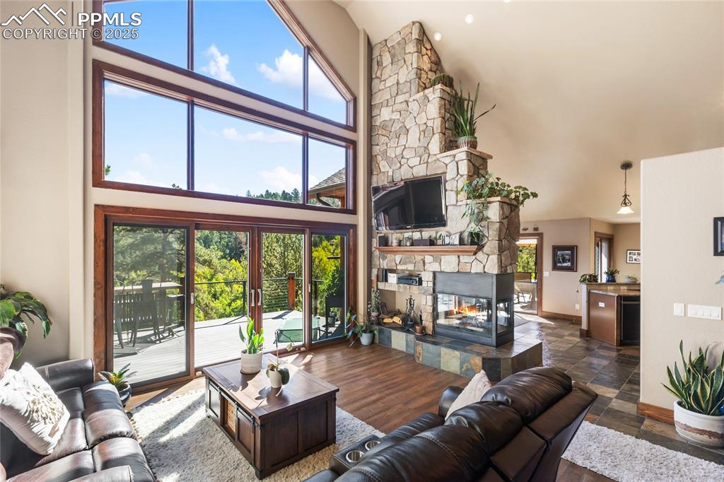 Florissant, Colorado, 80816, United States, 3 Bedrooms Bedrooms, ,3 BathroomsBathrooms,Residential,Active,1992212