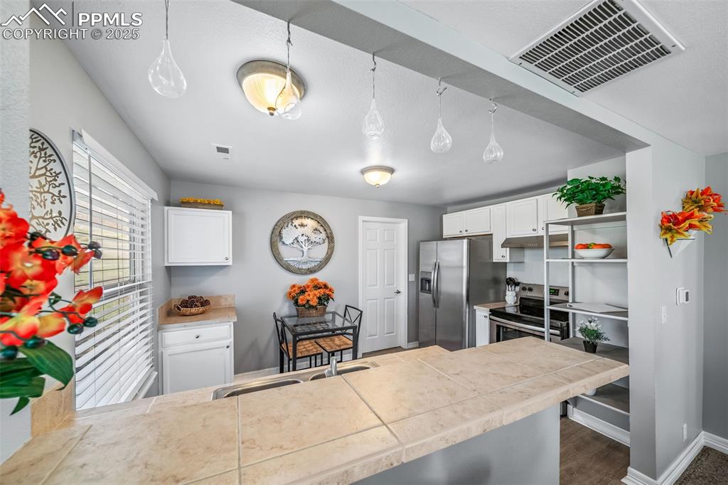 Larkspur, Colorado, 80118, United States, 4 Bedrooms Bedrooms, ,3 BathroomsBathrooms,Residential,Active,2007951