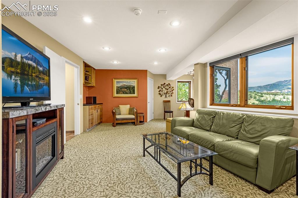 Manitou Springs, Colorado, 80829, United States, 5 Bedrooms Bedrooms, ,4 BathroomsBathrooms,Residential,Active,1969783