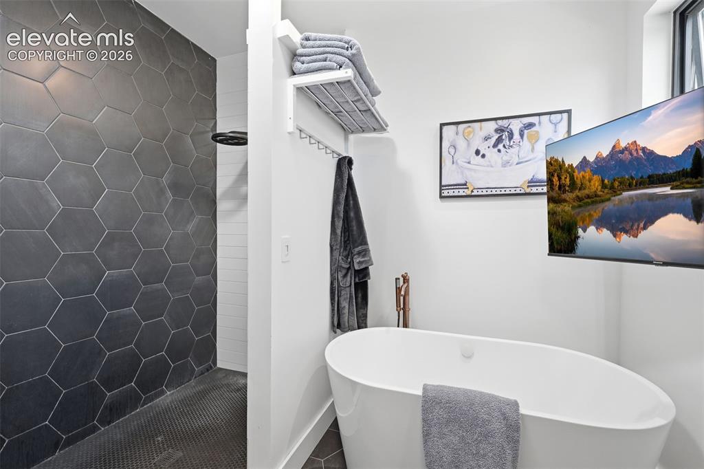 Colorado Springs, Colorado, 80904, United States, 6 Bedrooms Bedrooms, ,6 BathroomsBathrooms,Residential,Active,2045619