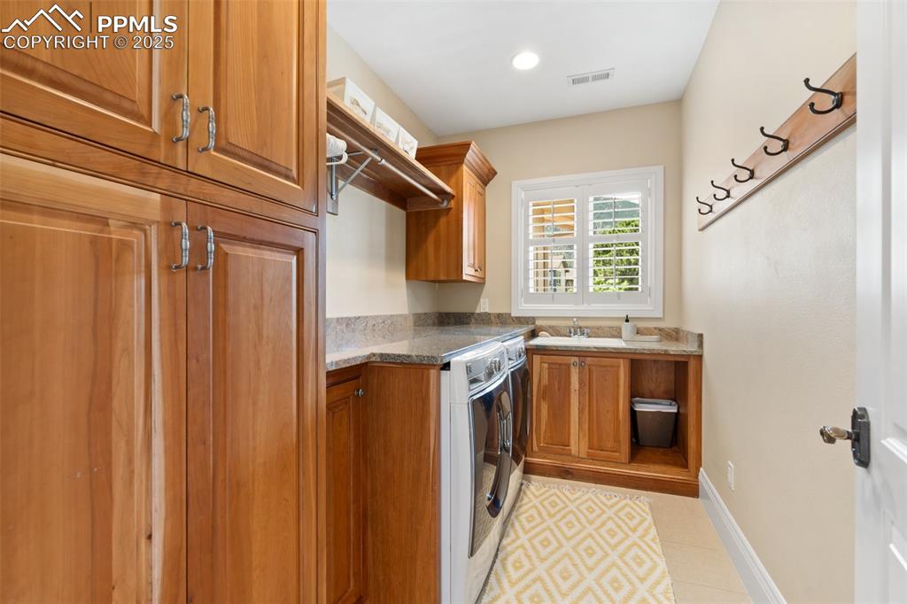 Colorado Springs, Colorado, 80906, United States, 6 Bedrooms Bedrooms, ,6 BathroomsBathrooms,Residential,Active,1880191