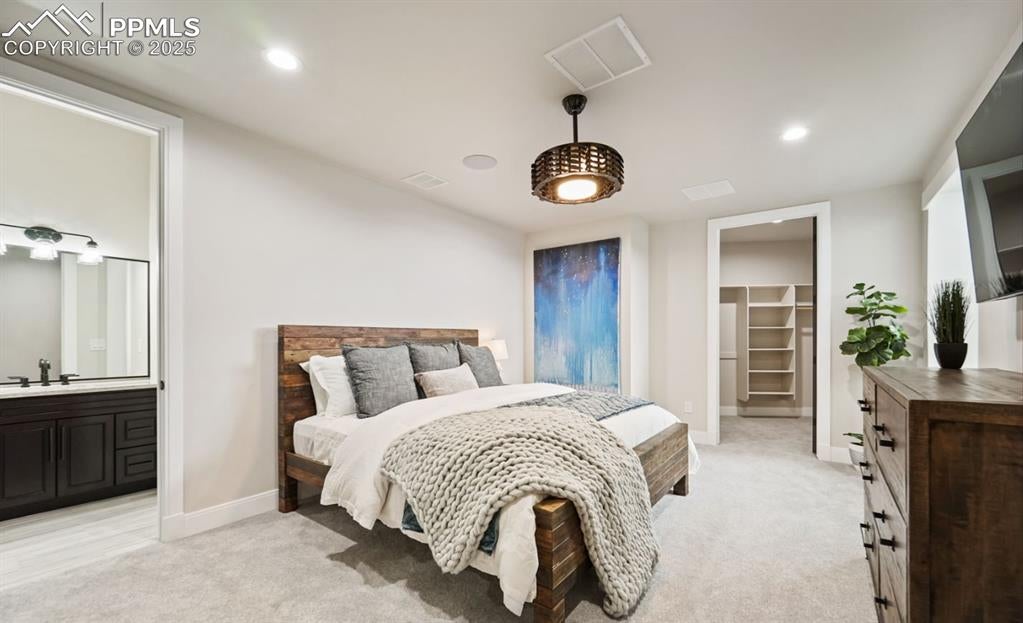 Colorado Springs, Colorado, 80908, United States, 5 Bedrooms Bedrooms, ,6 BathroomsBathrooms,Residential,Active,1936163