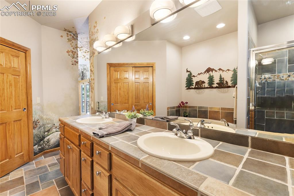 Woodland Park, Colorado, 80863, United States, 6 Bedrooms Bedrooms, ,5 BathroomsBathrooms,Residential,Active,1992273