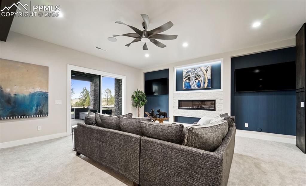 Colorado Springs, Colorado, 80908, United States, 5 Bedrooms Bedrooms, ,6 BathroomsBathrooms,Residential,Active,1936163