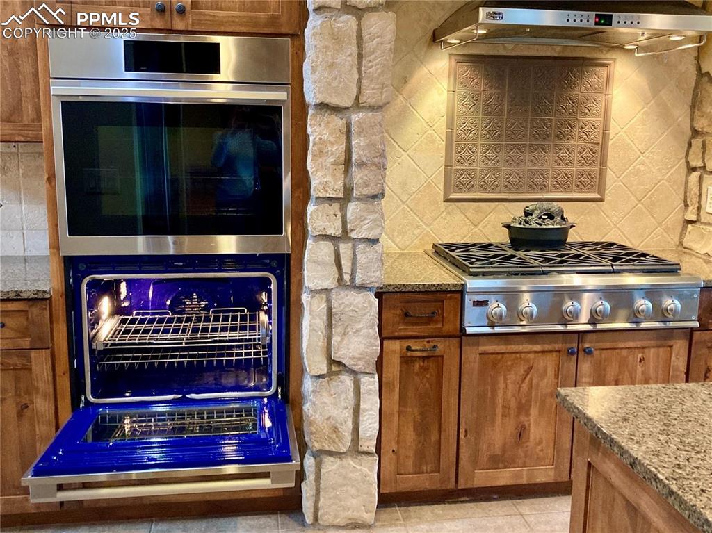 Castle Rock, Colorado, 80109, United States, 6 Bedrooms Bedrooms, ,5 BathroomsBathrooms,Residential,Active,1992235