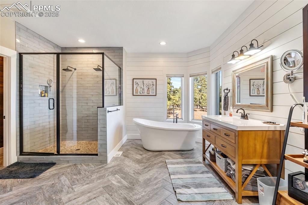 Monument, Colorado, 80132, United States, 6 Bedrooms Bedrooms, ,5 BathroomsBathrooms,Residential,Active,1992226