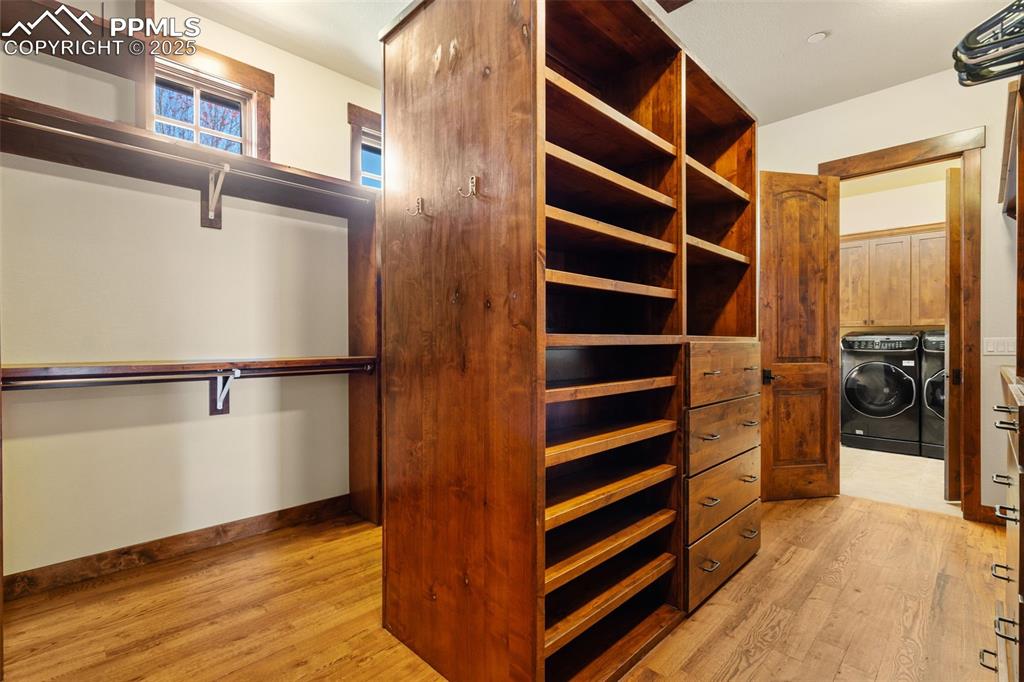 Castle Rock, Colorado, 80109, United States, 6 Bedrooms Bedrooms, ,5 BathroomsBathrooms,Residential,Active,1992235