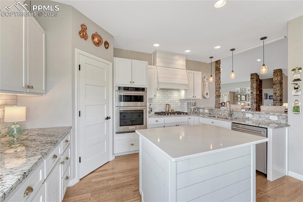 Colorado Springs, Colorado, 80908, United States, 4 Bedrooms Bedrooms, ,4 BathroomsBathrooms,Residential,Active,1992214