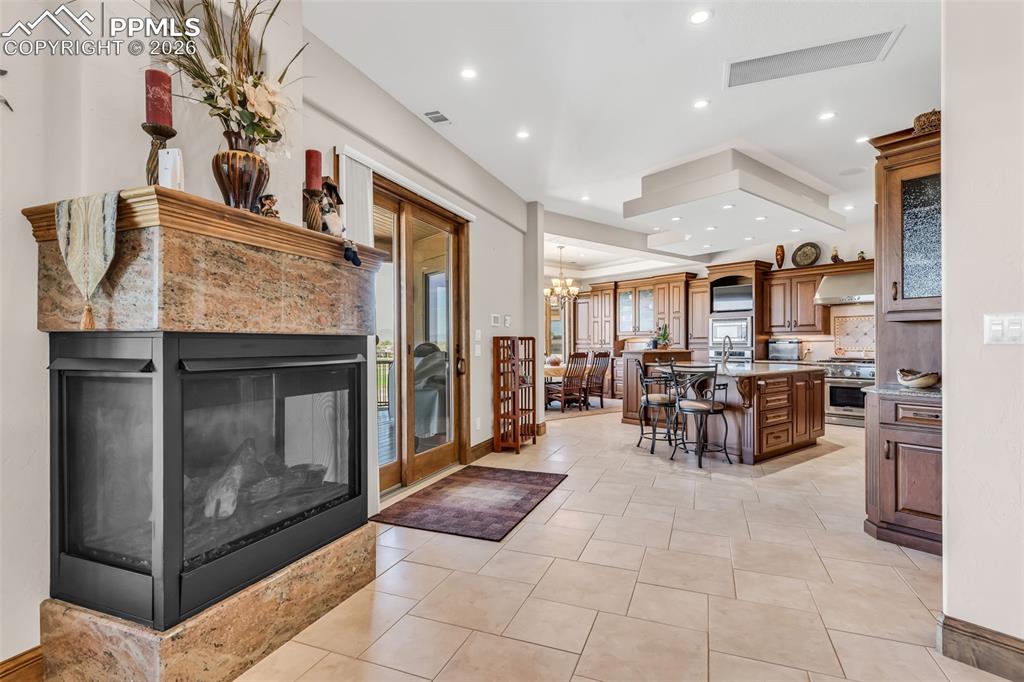 Pueblo, Colorado, 81001, United States, 4 Bedrooms Bedrooms, ,5 BathroomsBathrooms,Residential,Active,2043818