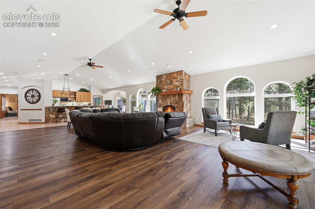 Colorado Springs, Colorado, 80908, United States, 6 Bedrooms Bedrooms, ,5 BathroomsBathrooms,Residential,Active,2045782
