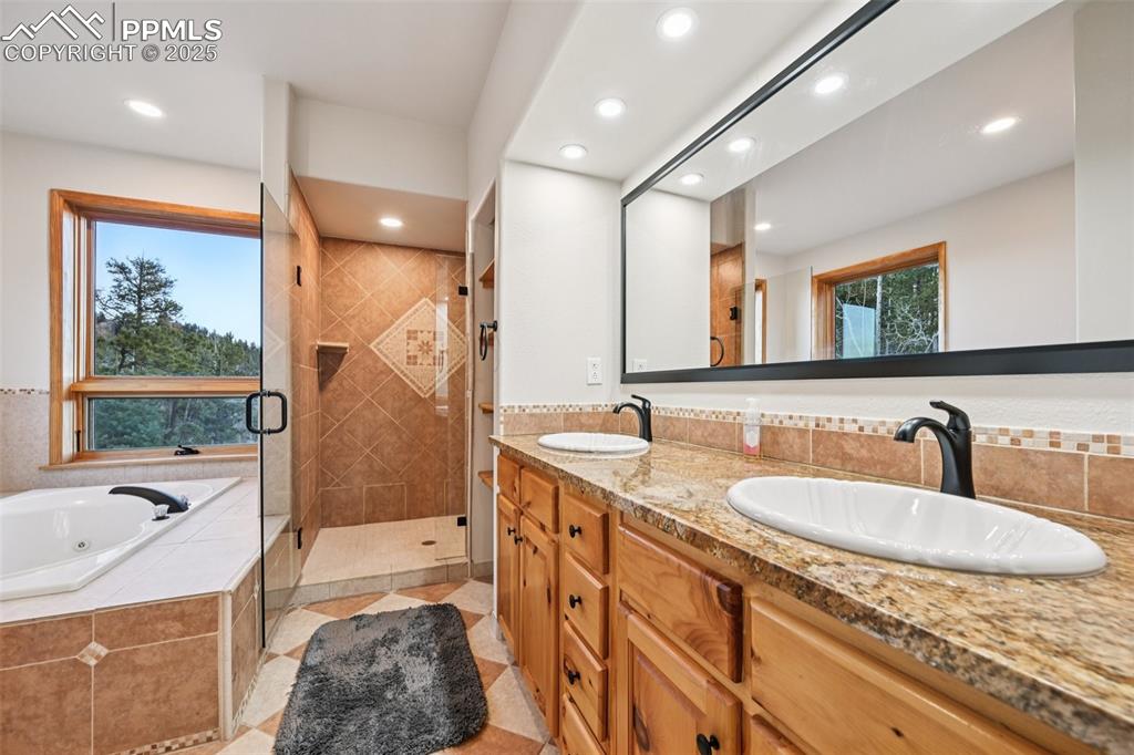 Manitou Springs, Colorado, 80829, United States, 6 Bedrooms Bedrooms, ,6 BathroomsBathrooms,Residential,Active,1997622